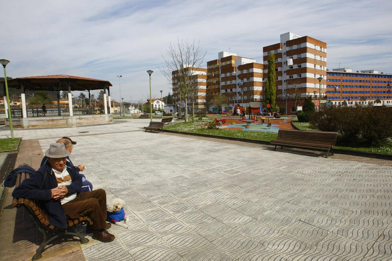Parque de La Güelga, en Cancienes, uno de los espacios a mejorar. 