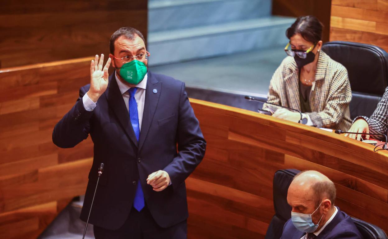 PSOE e IU apoyan la mayoría reforzada para el modelo de asturiano y Podemos se lo piensa