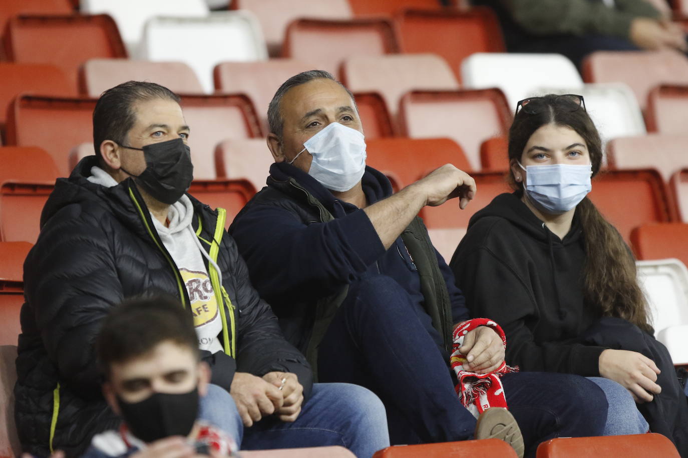 Fotos: ¿Estuviste en el Sporting - Real Sociedad B? ¡Búscate!