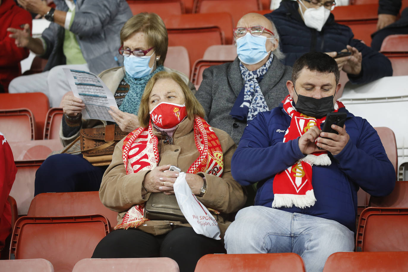 Fotos: ¿Estuviste en el Sporting - Real Sociedad B? ¡Búscate!