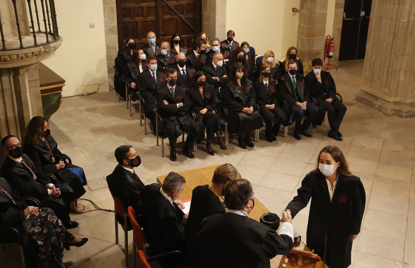 Nuevas togas para el Colegio de Abogados de Oviedo - La Nueva España