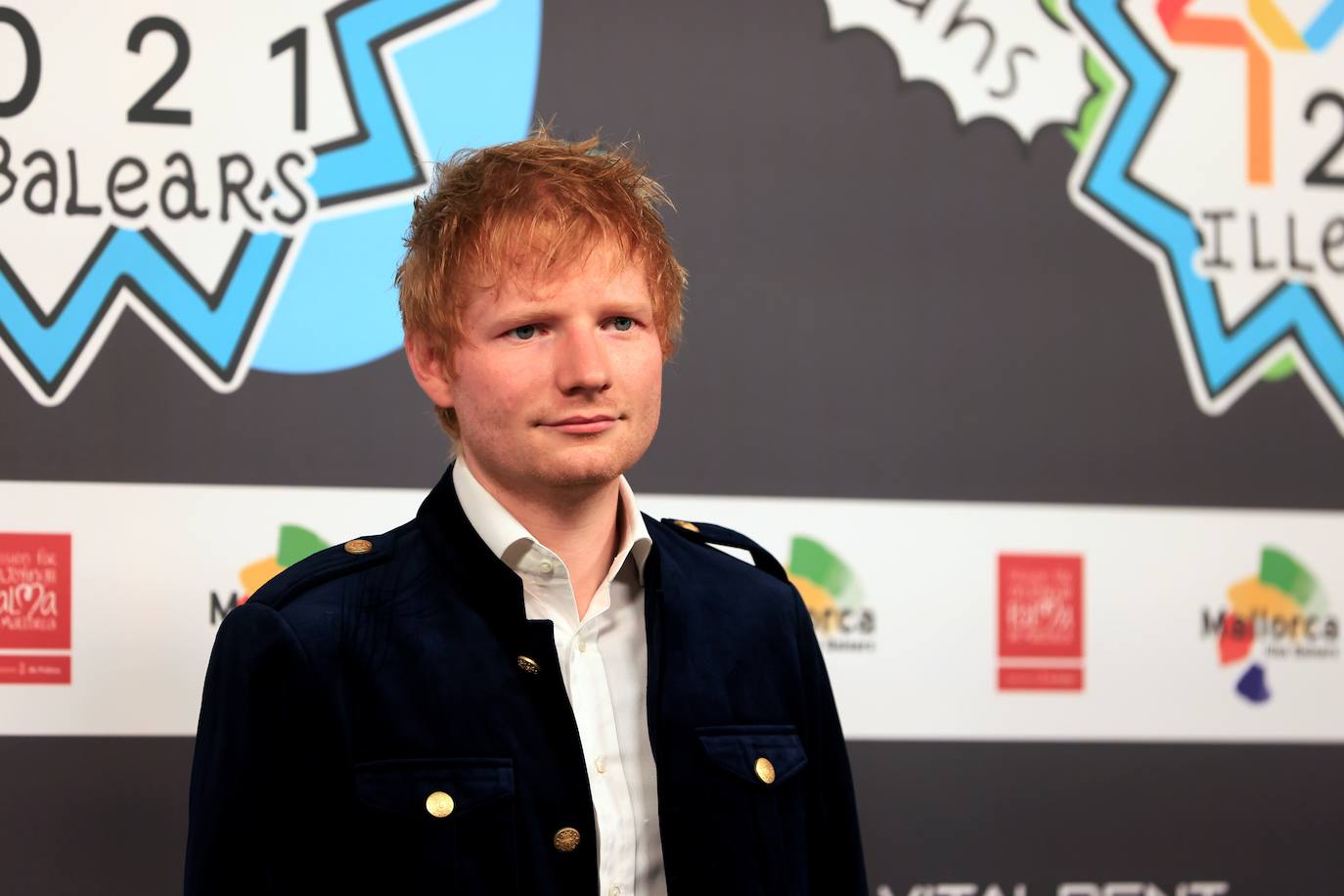 Ed Sheeran, C.Tangana y Sebastián Yatra han sido galardonados con los premios a mejor artista internacional, nacional y latino, respectivamente, en la gala de LOS40 Music Awards 2021. Pero el evento ha dejado otros momentos icónicos, como el 'photocall'. 