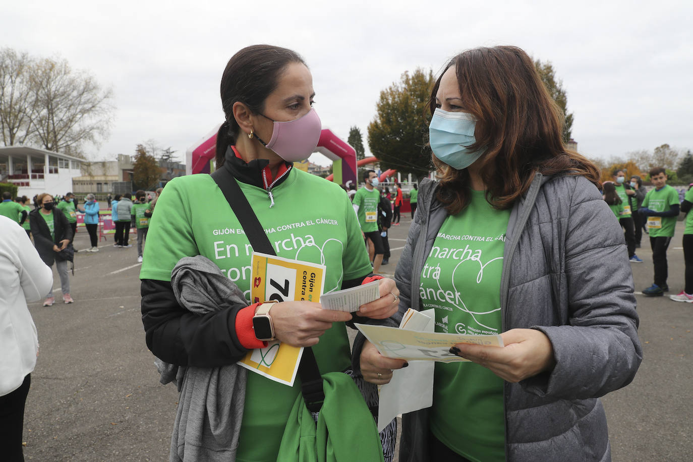 La Asociación Española contra el Cáncer (AECC) ha organizado marchas en Gijón y Avilés para que «la gente tome conciencia y colabore». El objetivo de la iniciativa es mejorar la calidad de vida de los enfermos de cáncer. 