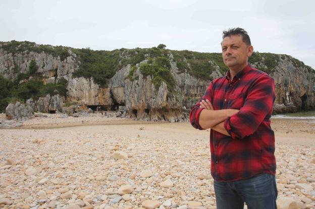 Javier Ardines, en una imagen realizada en Cuevas del Mar. 