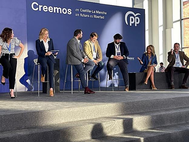 Ayuso firma un armisticio y se suma a la petición de unidad en el PP de García Egea