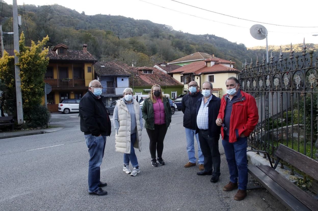 «Estamos incomunicados, no tenemos cobertura»