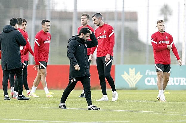 Gallego busca solución al positivo de Djuka