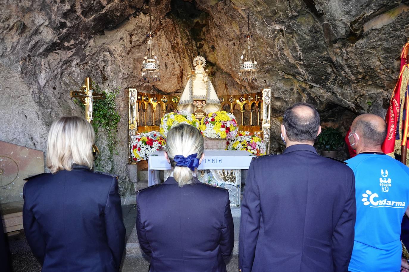 Partiendo del cuartel ovetense de Buenavista a las cinco de la mañana, un total de 18 agentes recorrieron los 84 kilómetros que separan la capital asturiana del Real Sitio mediante relevos de dos personas cada 10 kilómetros. 