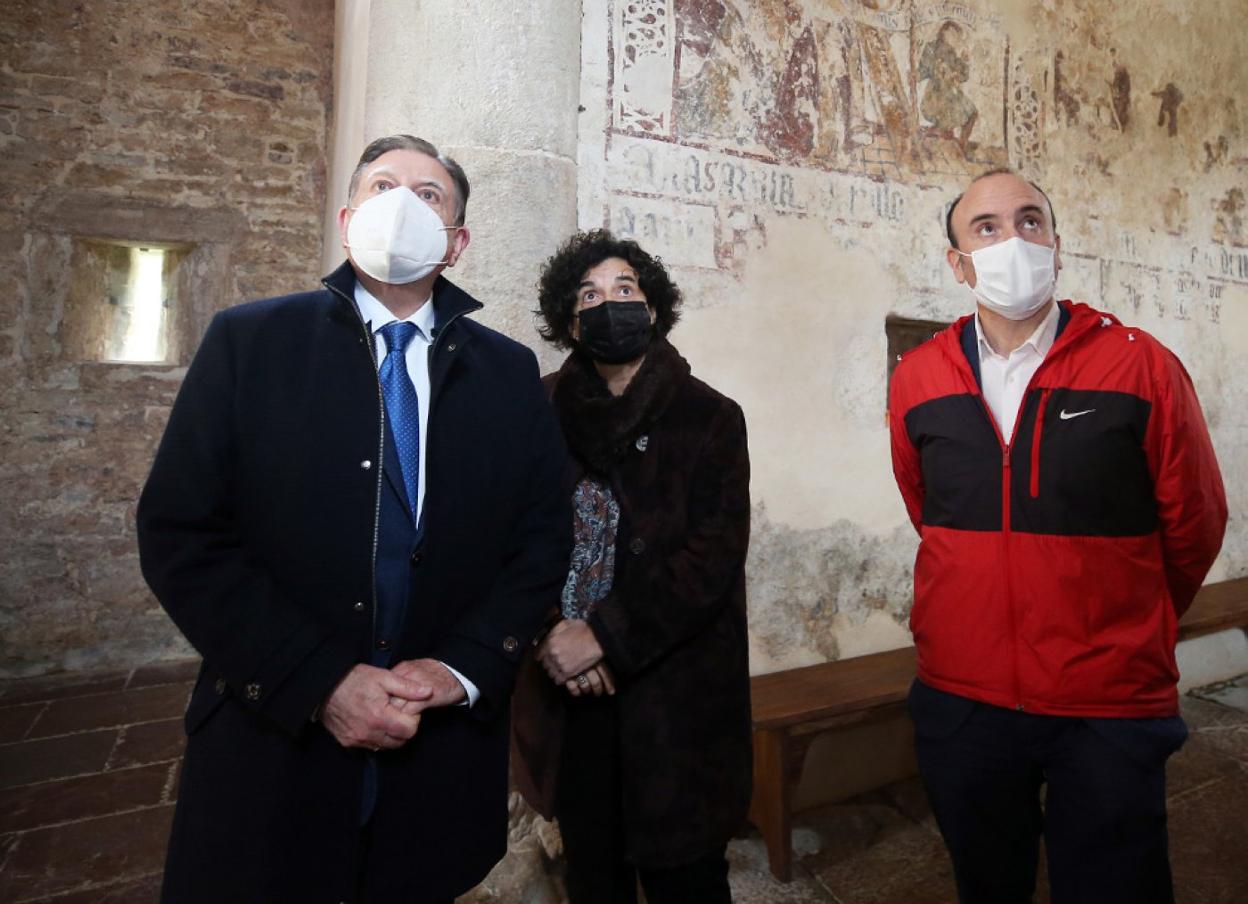 Alfredo Canteli, Berta Piñán y Pablo León, ayer. 