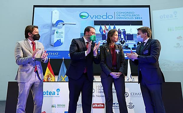 La ministra de Industria Reyes Maroto ha clausurado el congreso de hotelería en Oviedo.