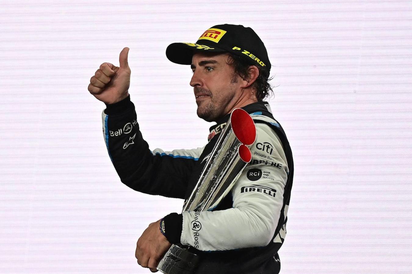 Fotos: Fernando Alonso sube a pulso al podio de Catar