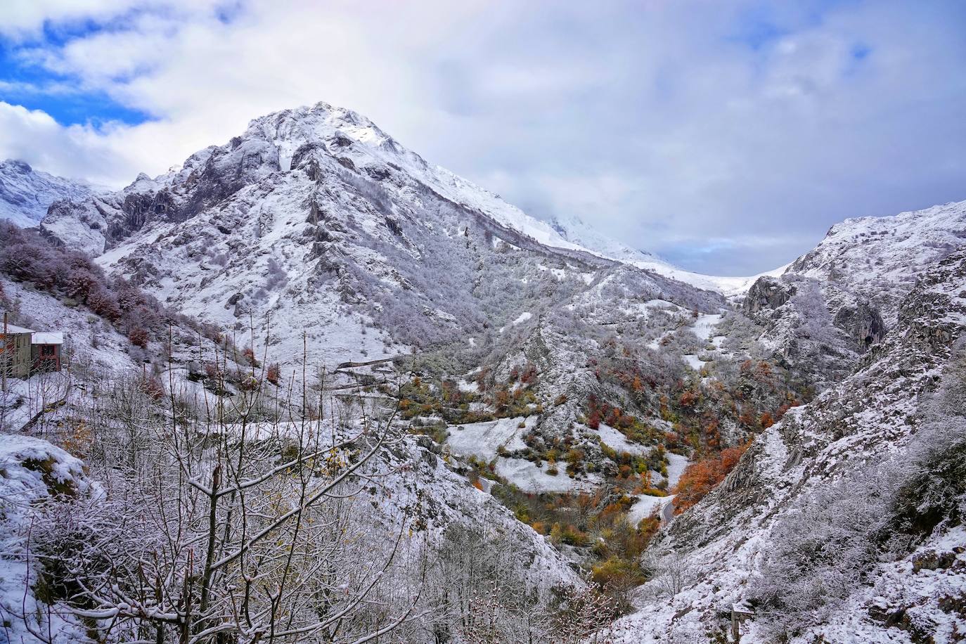 Fotos: Asturias, bajo el primer temporal de nieve del otoño