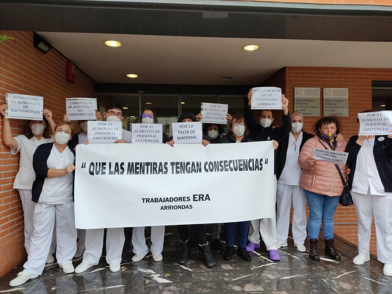 Personal de todos los centros de la red pública geriátrica salieron ese miércoles a la calle para protestar «por las condiciones» en las que trabajan 