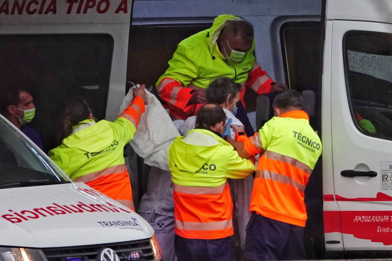 Cuarenta pacientes del hospital de Arriondas serán trasladados a distintos centros hospitalarios de la región, en función de sus patologías