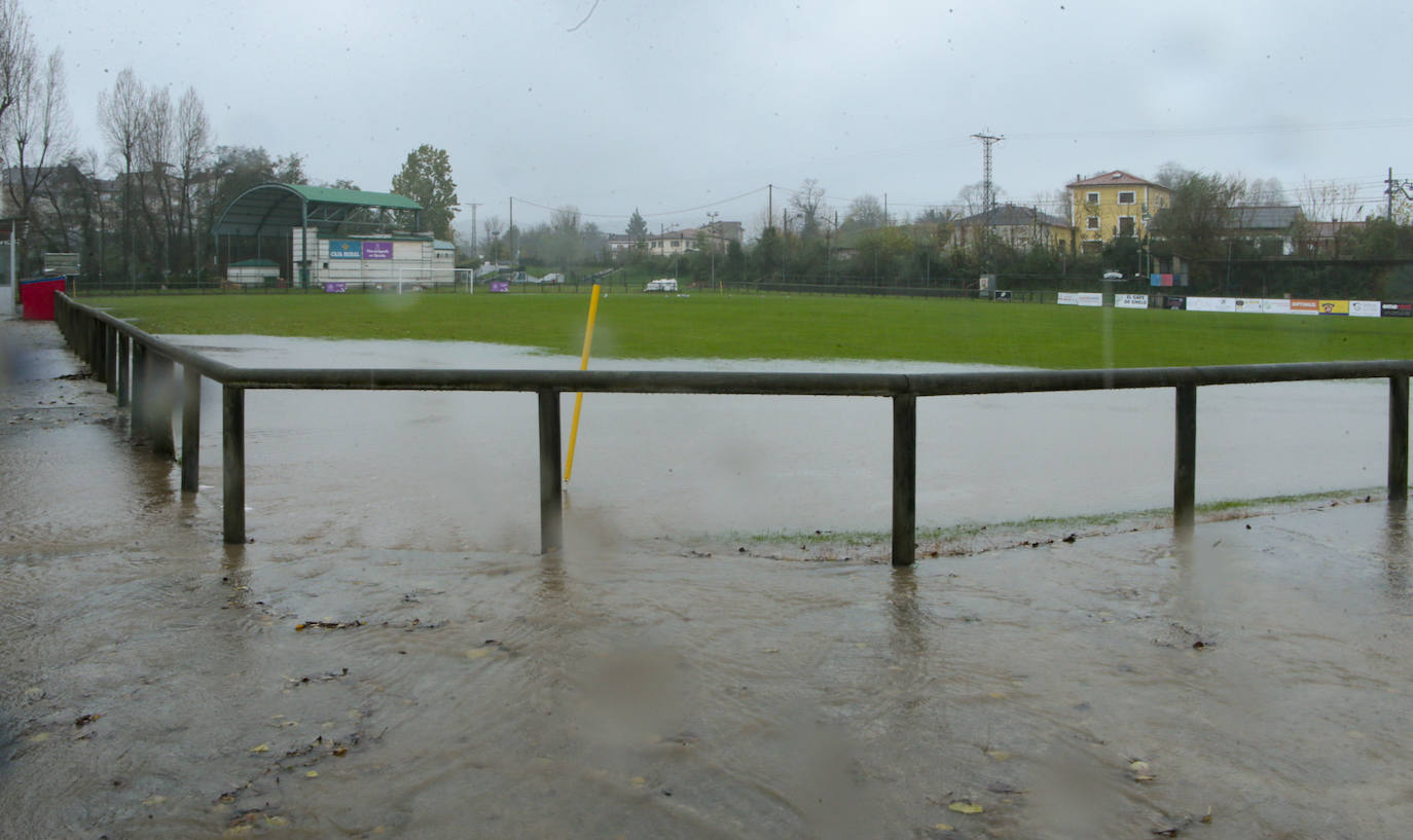 Las intensas lluvias y la nieve caída en los últimos días ha provocado importantes daños en buena parte de Asturias, principalmente en la zona oriental de la región donde, incluso, se ha tenido que evacuar a decenas de pacientes del hospital de Arriondas. Pero el agua también ha anegado otras áreas de Asturias 