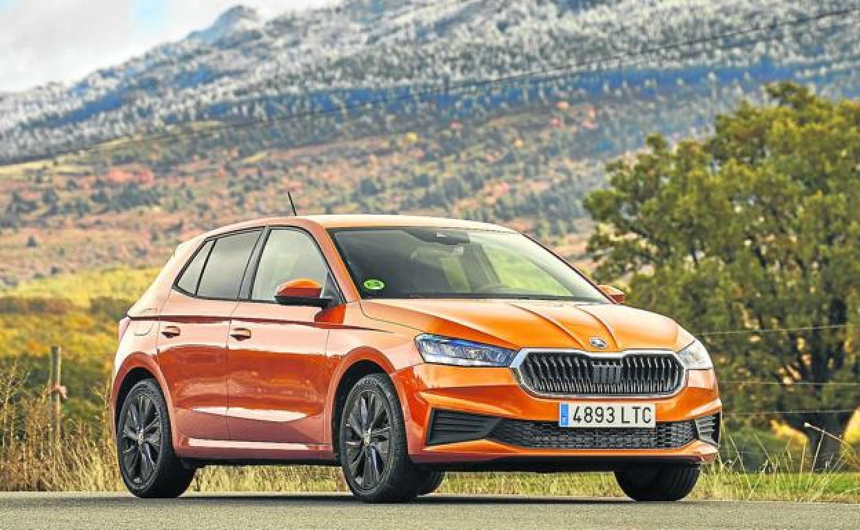 El nuevo Skoda Fabia viene con un frontal muy atractivo en línea al estilo de sus hermamos de gama alta. 
