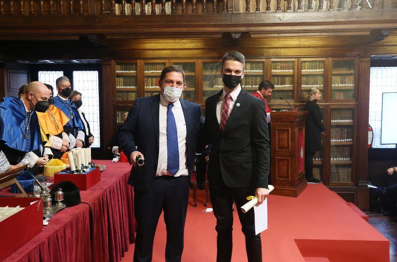 En imágenes: La Universidad de Oviedo entrega sus premios Fin de Grado en Santa Catalina