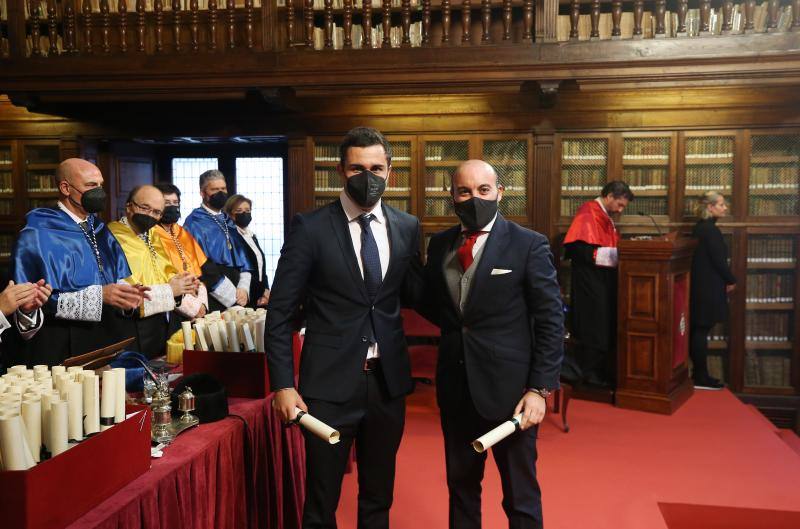En imágenes: La Universidad de Oviedo entrega sus premios Fin de Grado en Santa Catalina