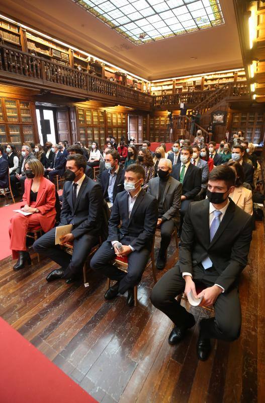 En imágenes: La Universidad de Oviedo entrega sus premios Fin de Grado en Santa Catalina