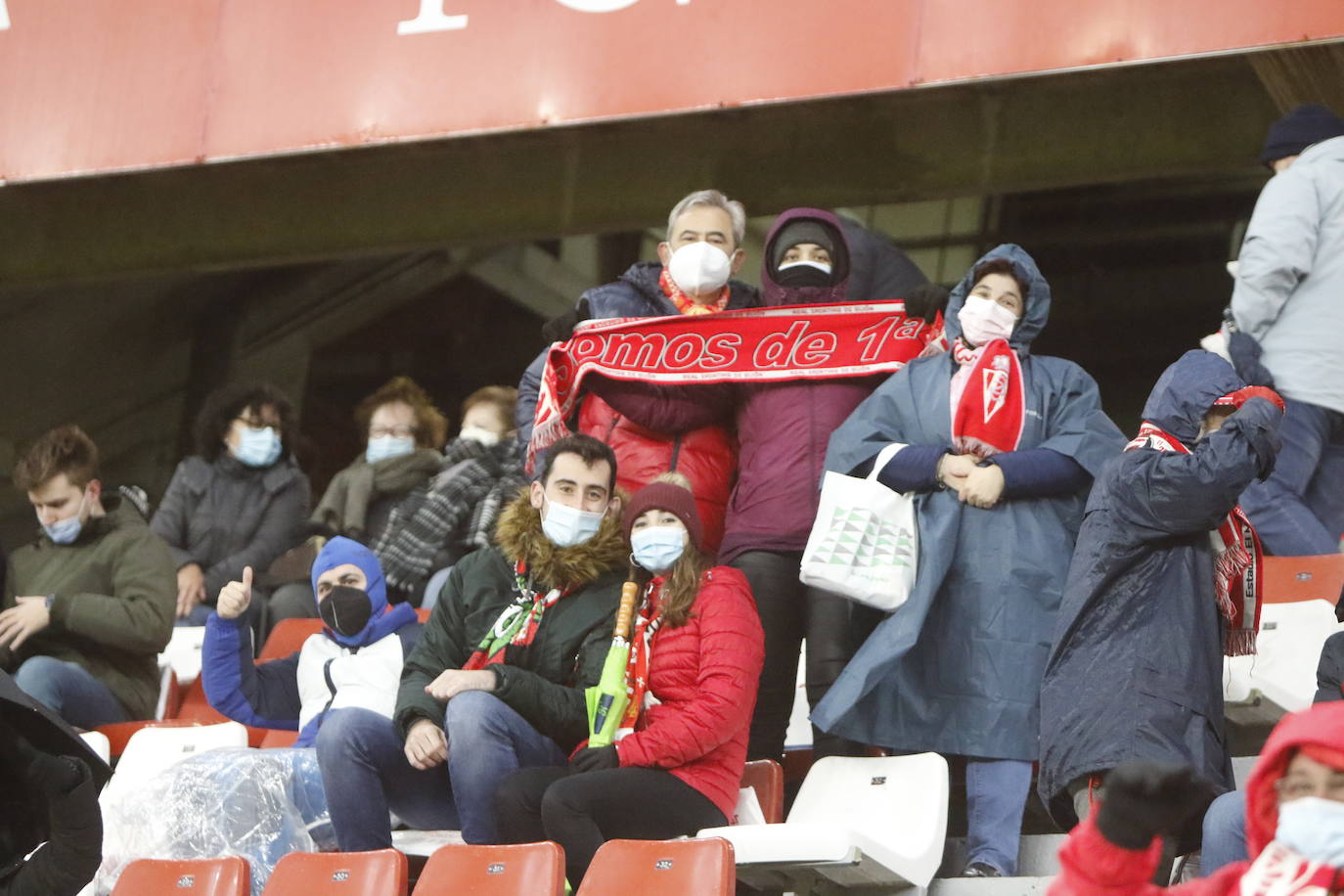 Fotos: ¿Estuviste en el Sporting - Fuenlabrada? ¡Búscate!