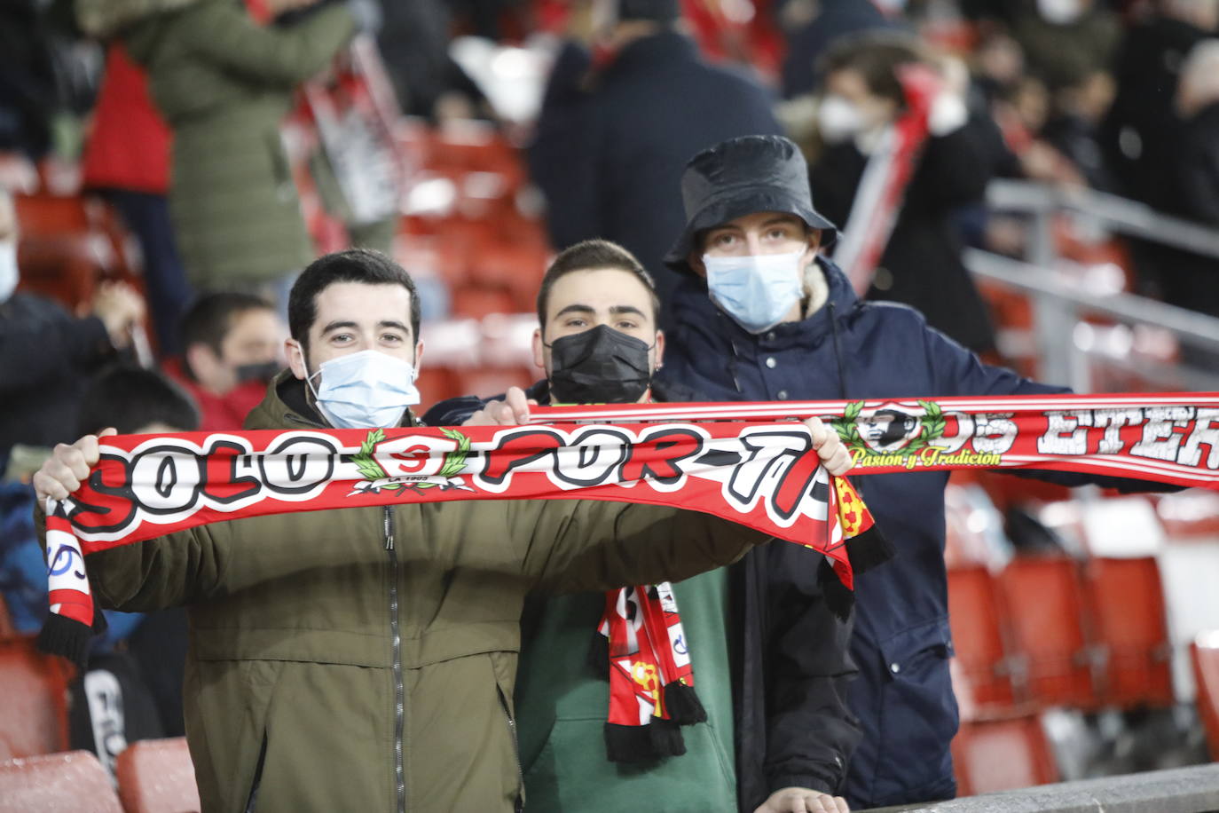 Fotos: ¿Estuviste en el Sporting - Fuenlabrada? ¡Búscate!