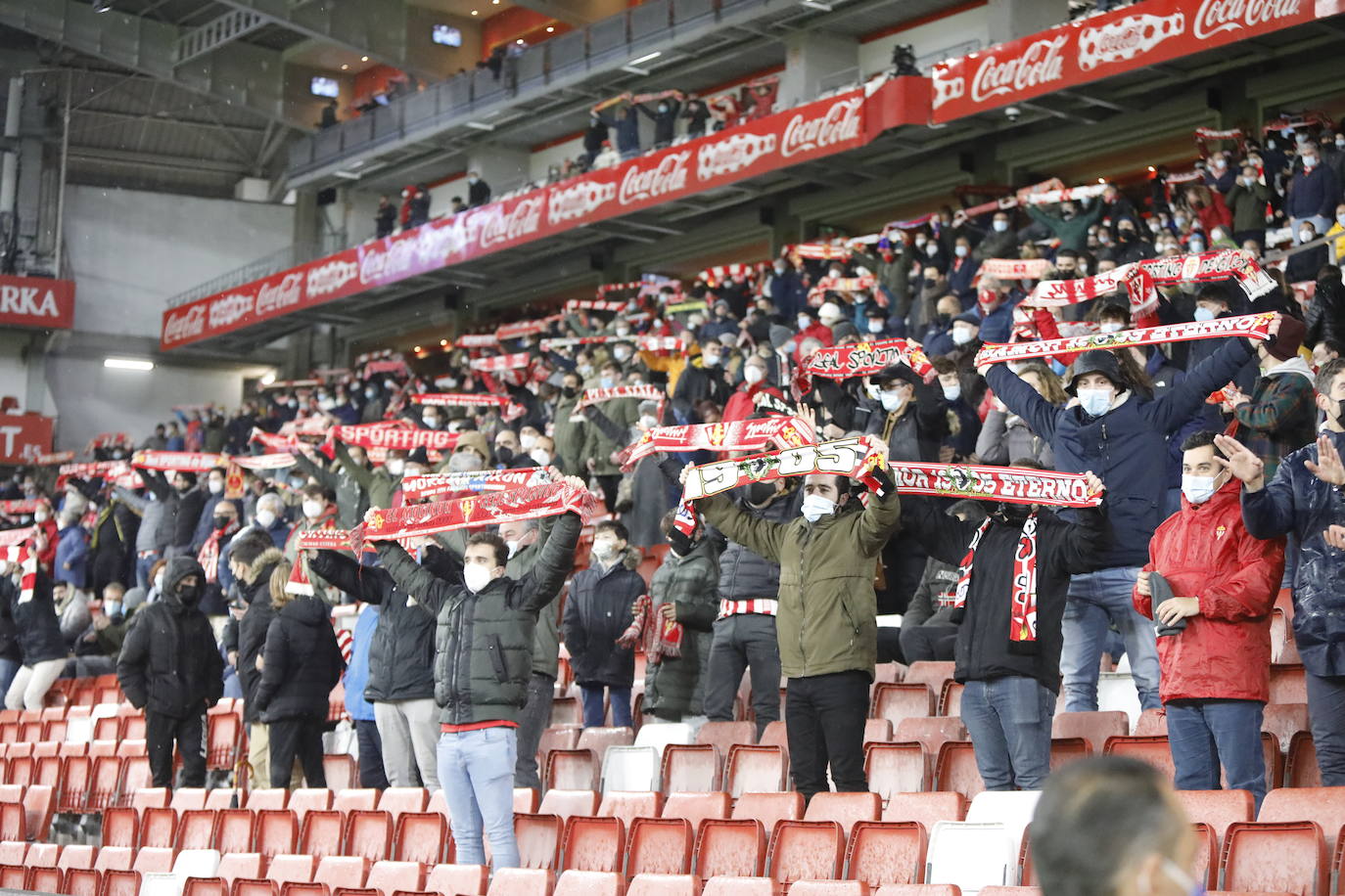 Fotos: ¿Estuviste en el Sporting - Fuenlabrada? ¡Búscate!