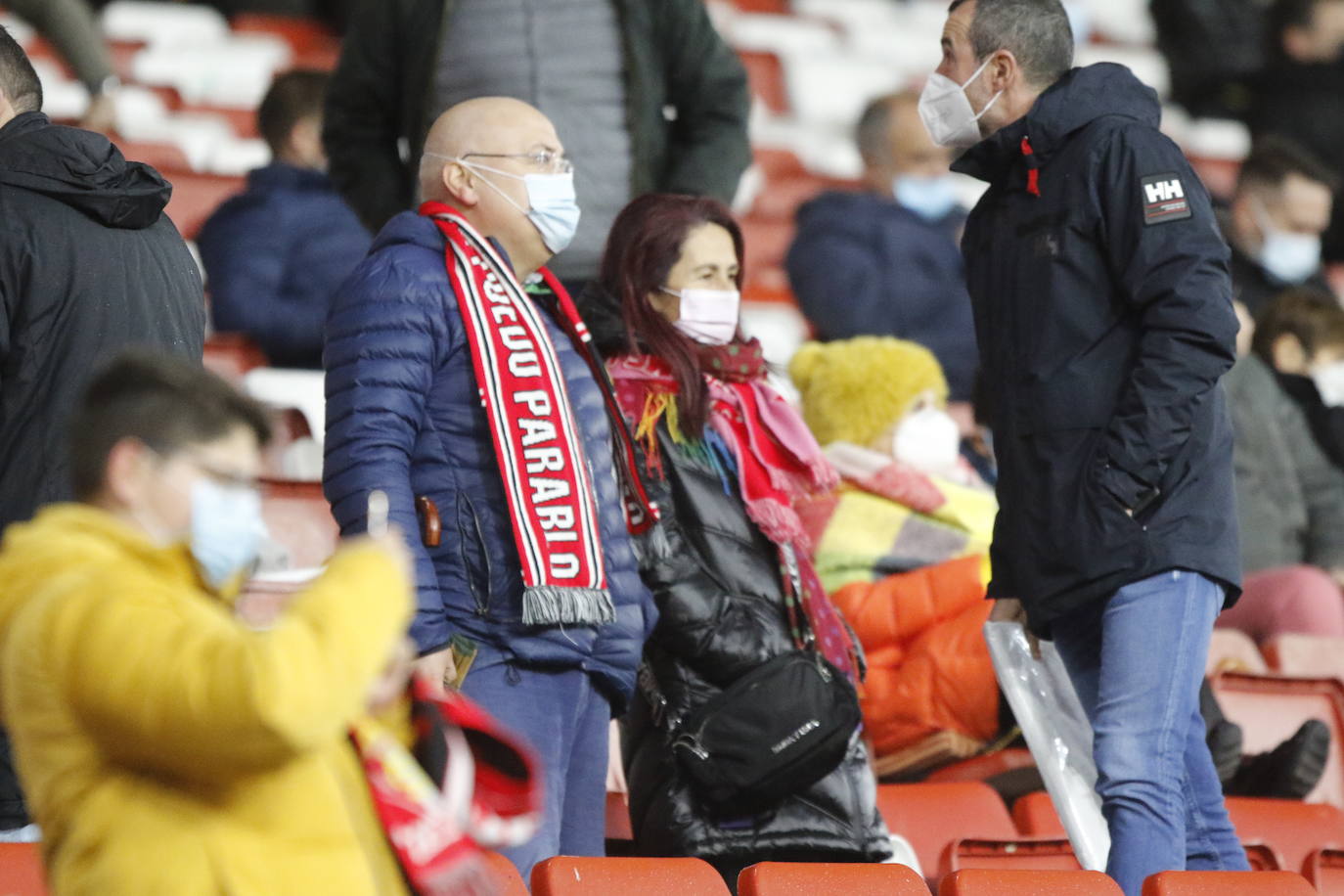 Fotos: ¿Estuviste en el Sporting - Fuenlabrada? ¡Búscate!