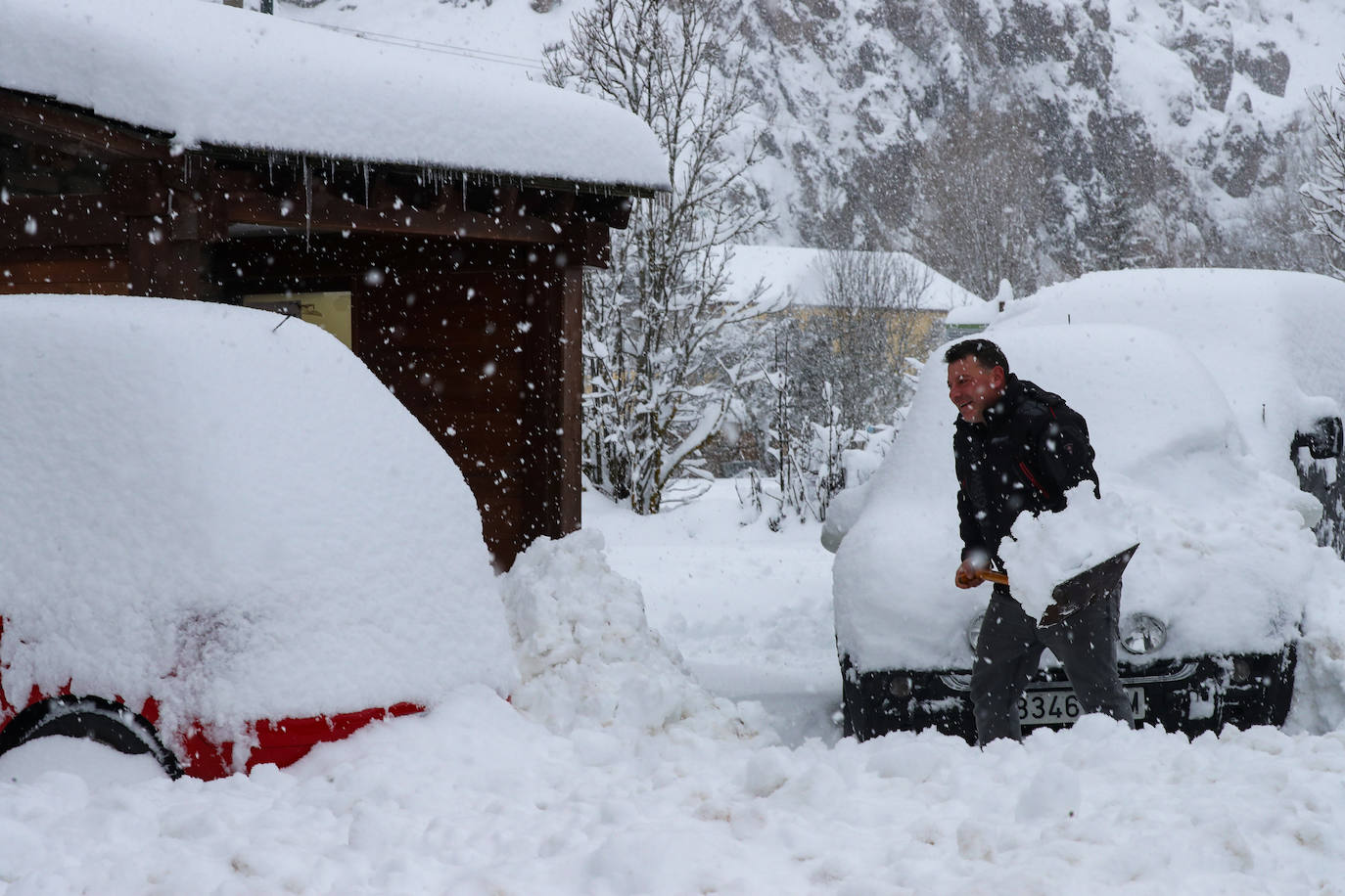 Fotos: La impresionante nevada en Somiedo