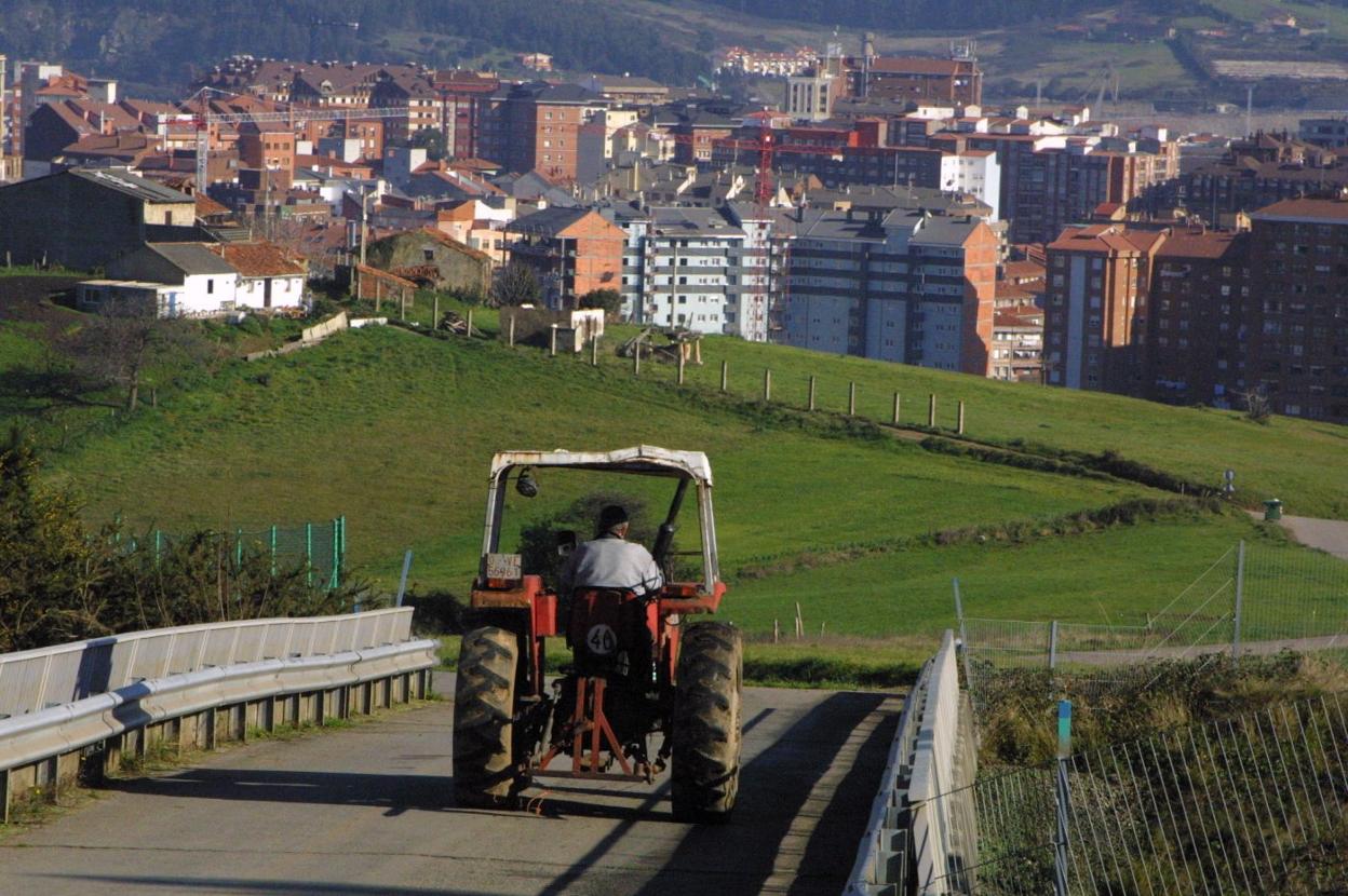 Una vista parcial de terrenos pertenecientes al plan urbanístico de Gaxín. 