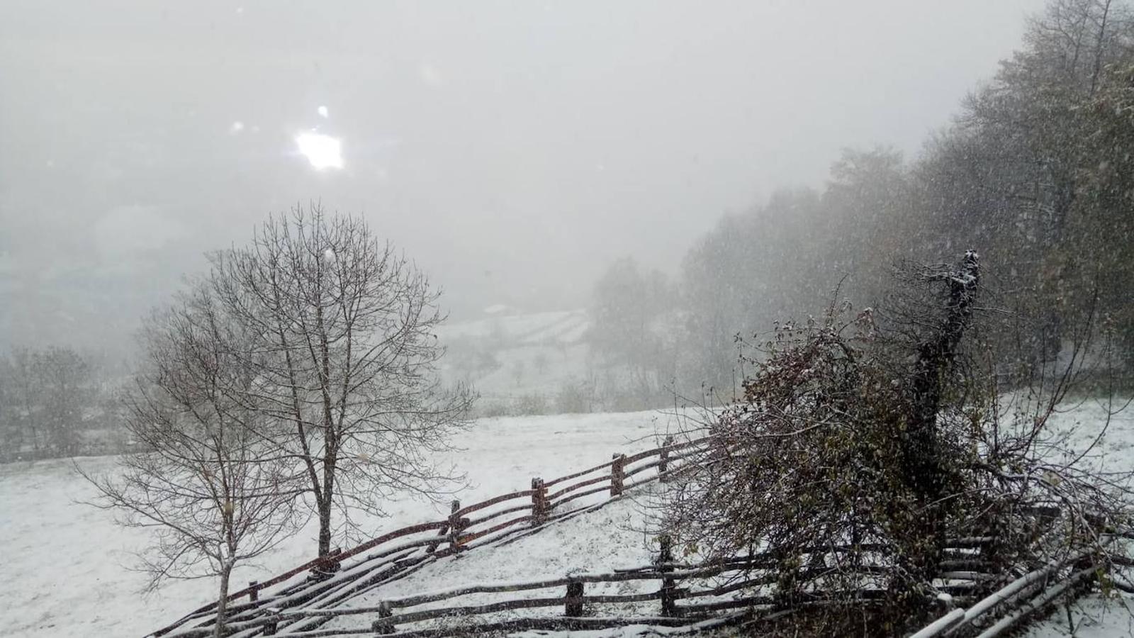 Nieve en Asturias, en la estaciones de esquí de Brañillín y en Somiedo.