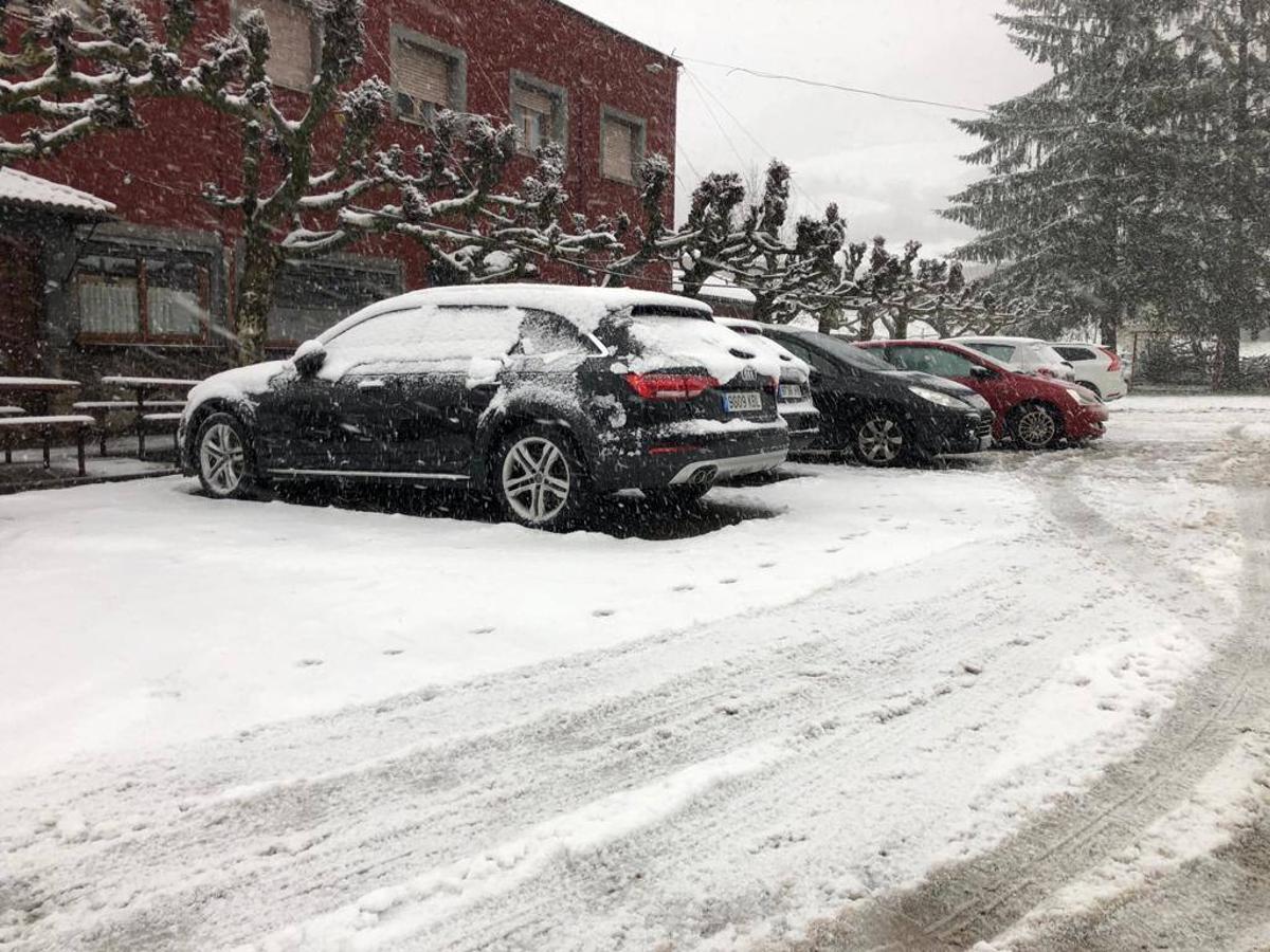 Nieve en Asturias, en la estaciones de esquí de Brañillín y en Somiedo.