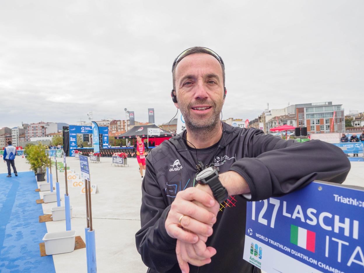 Jorge García, en mitad del Mundial de duatlón de Avilés. 