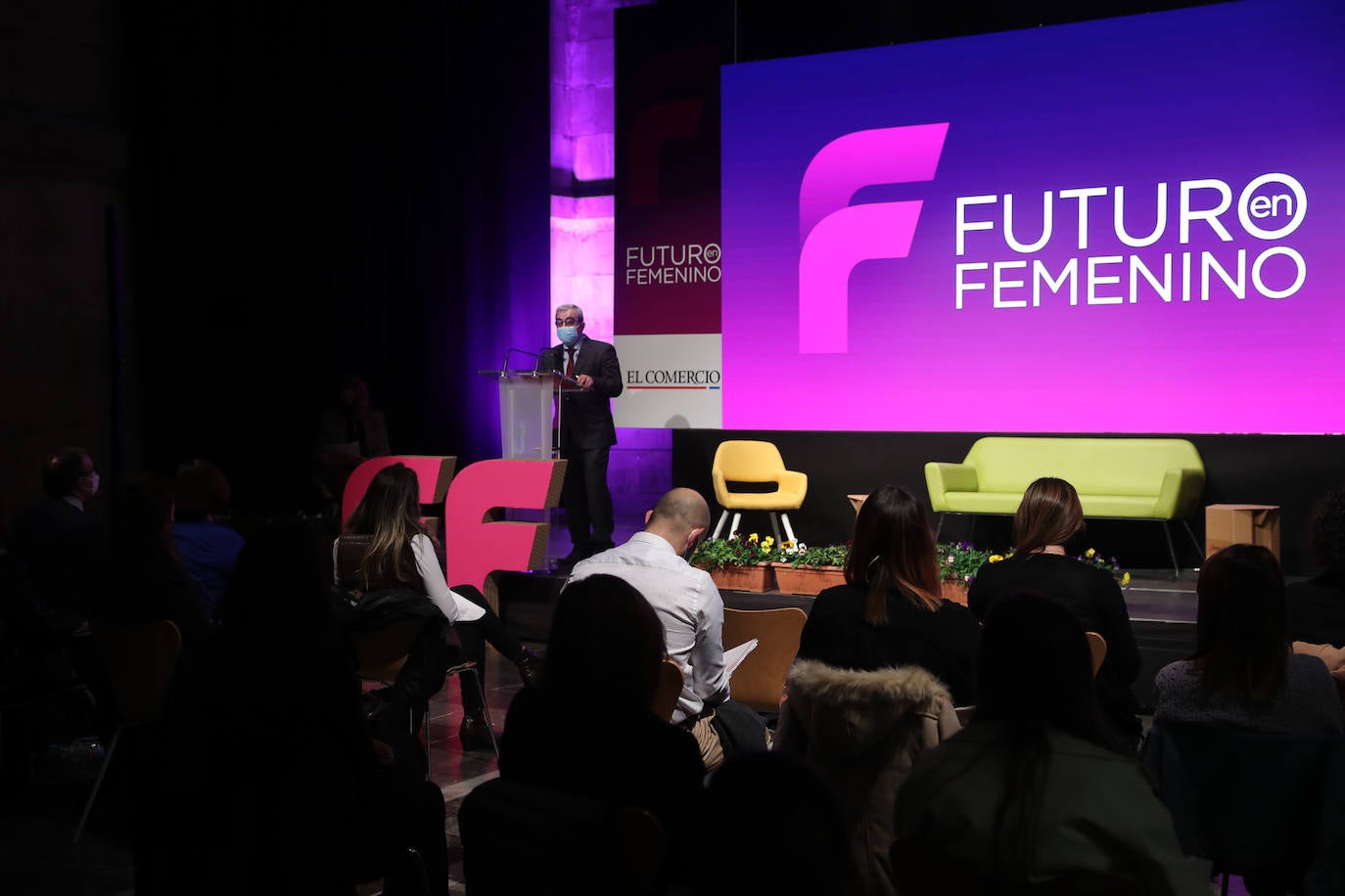 'Futuro en Femenino' educa en igualdad a los más jóvenes y visibiliza la importancia del papel de la mujer en la empresa, las instituciones y la sociedad.