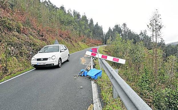 955.000 euros para la contención del deslizamiento de la ladera de la AS-331, en el punto kilométrico22 al 22,2, en Peón.