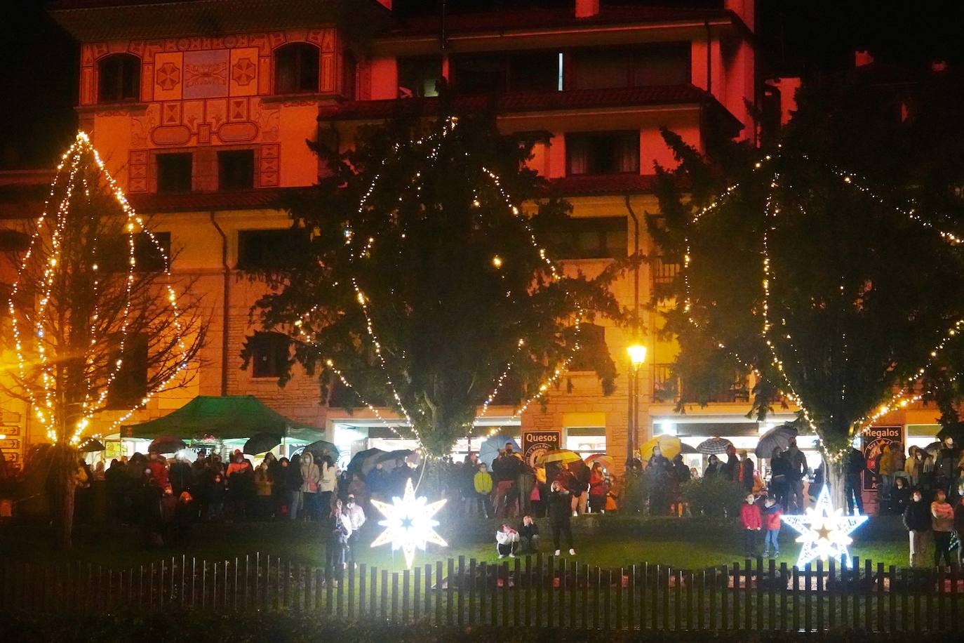 Fotos: Cangas de Onís y Covadonga encienden la Navidad
