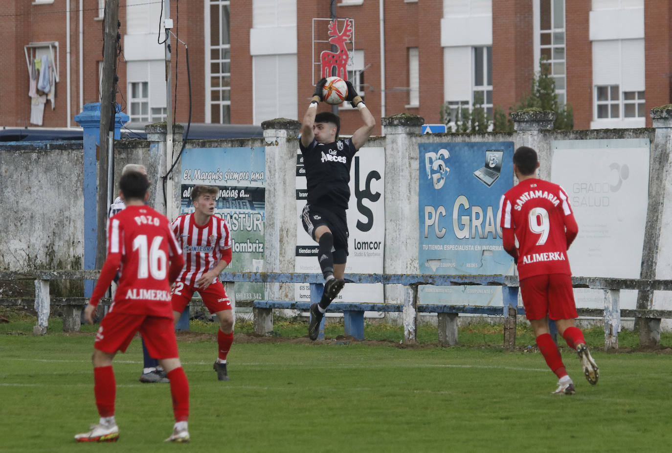 Fotos: Las mejores jugadas del Sporting B-Mosconia