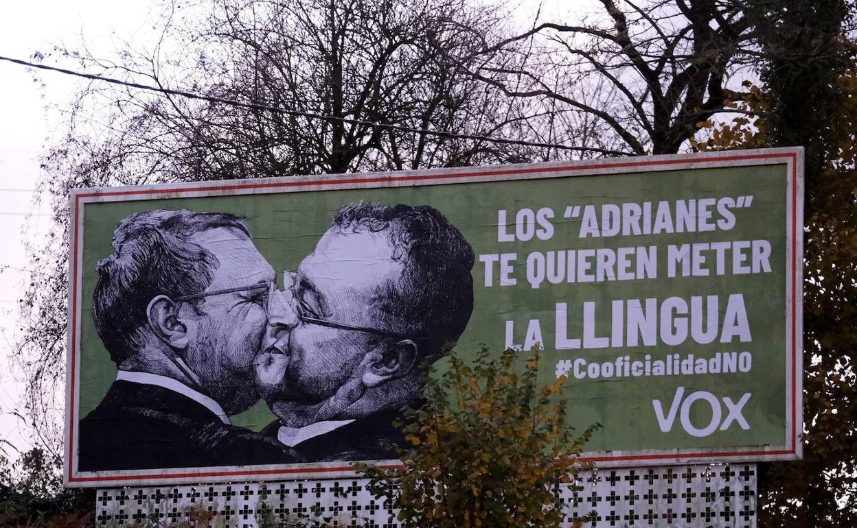 El polémico cartel de Vox en contra de la cooficialidad. 