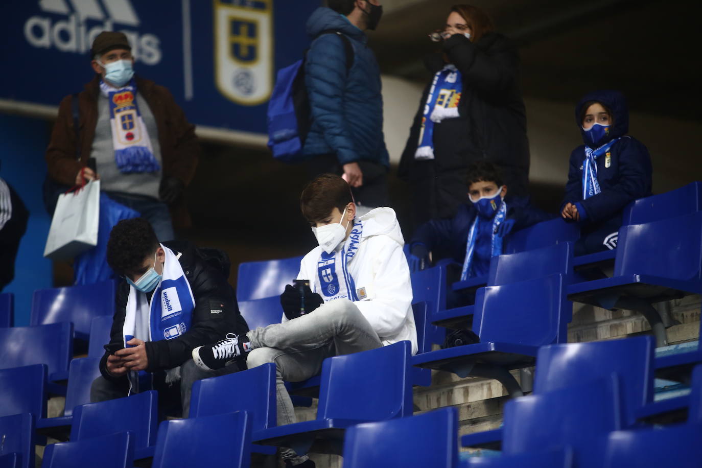 Buscate en la grada del Tartiere en el partido Real Oviedo Alcorcón