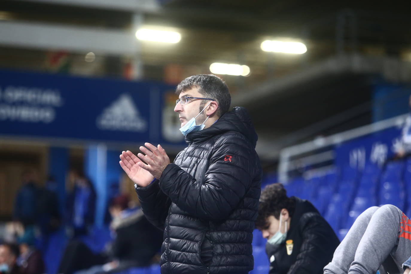 Buscate en la grada del Tartiere en el partido Real Oviedo Alcorcón