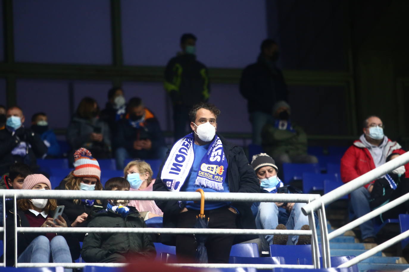 Buscate en la grada del Tartiere en el partido Real Oviedo Alcorcón