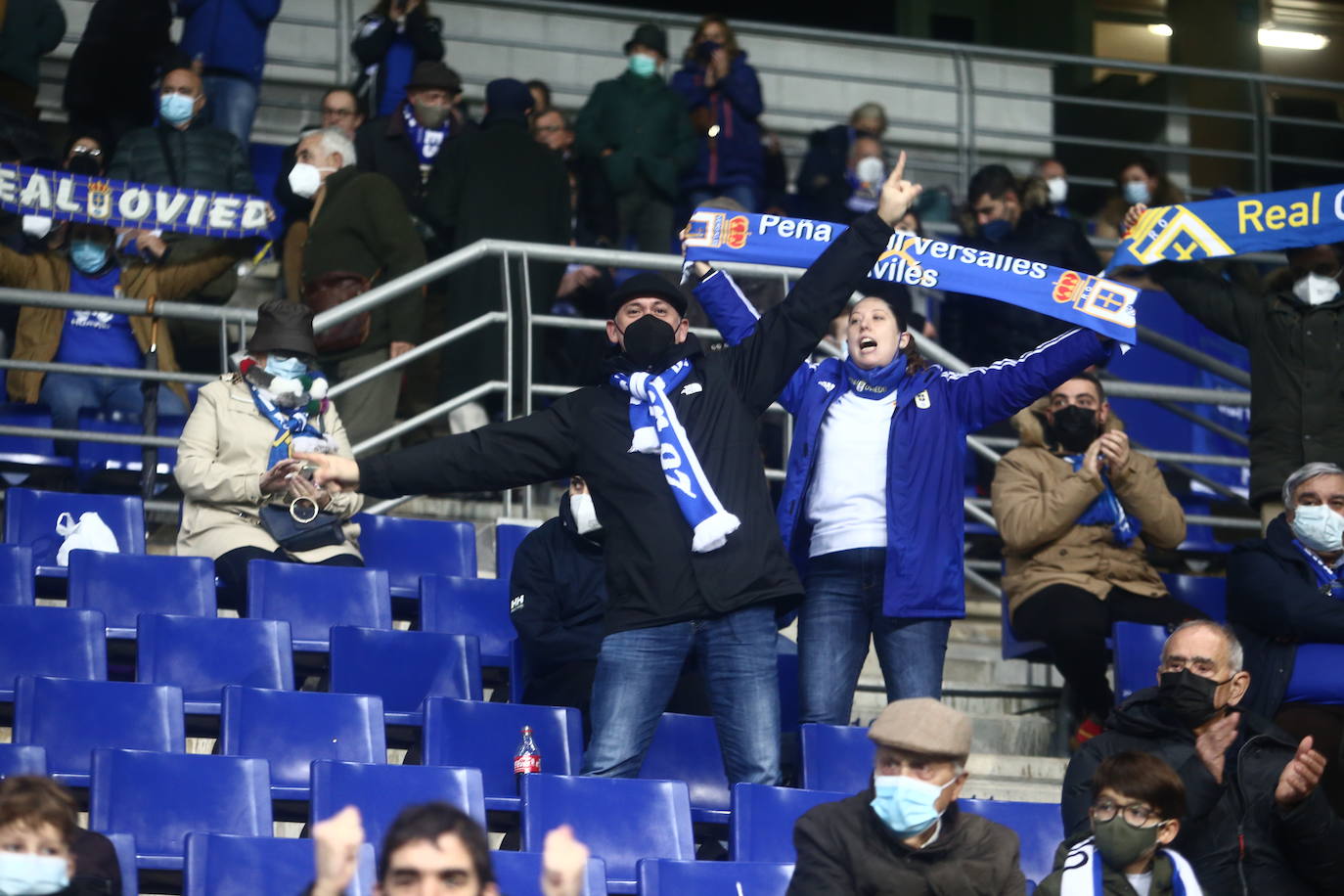 Buscate en la grada del Tartiere en el partido Real Oviedo Alcorcón