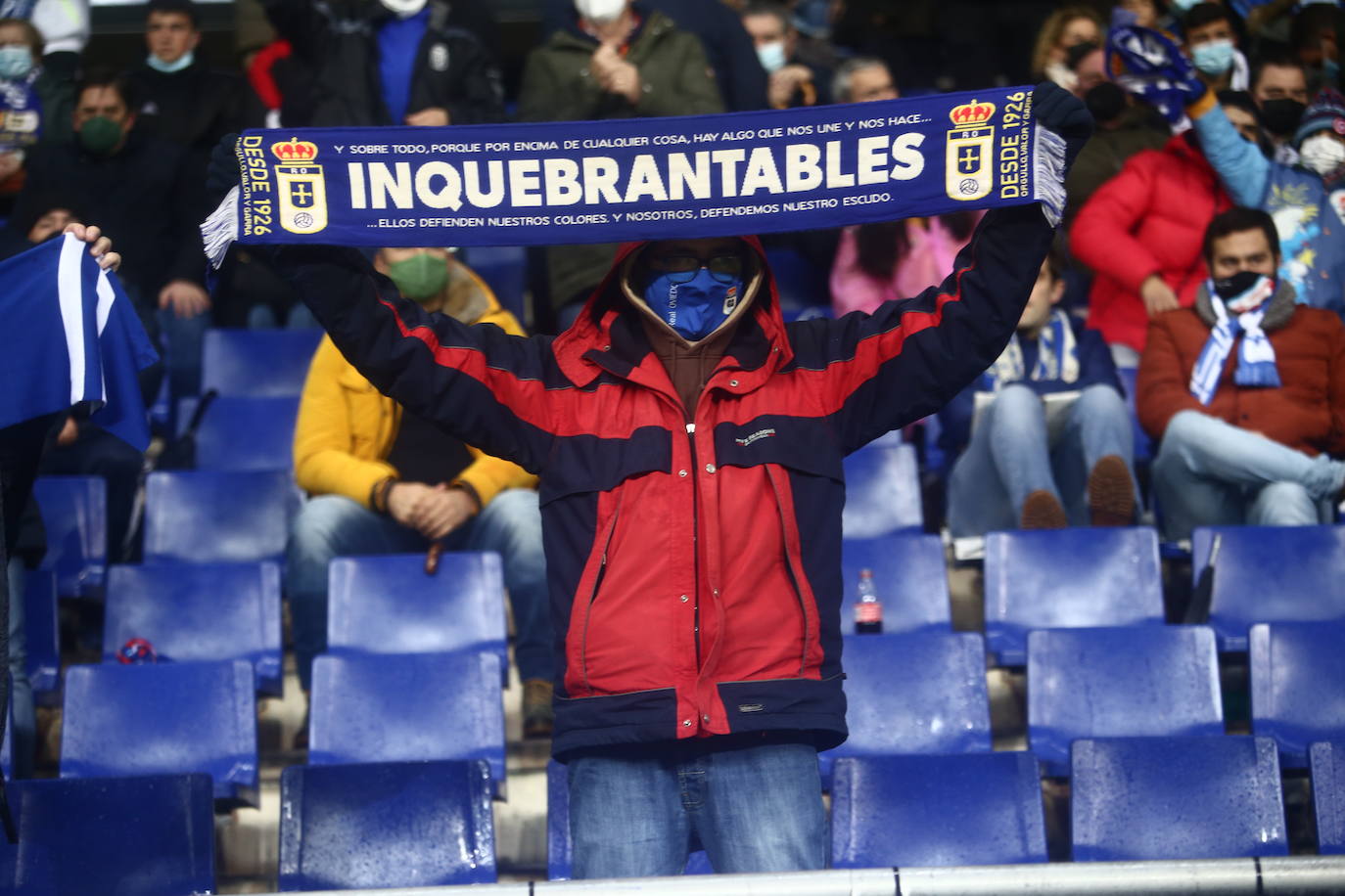 Buscate en la grada del Tartiere en el partido Real Oviedo Alcorcón