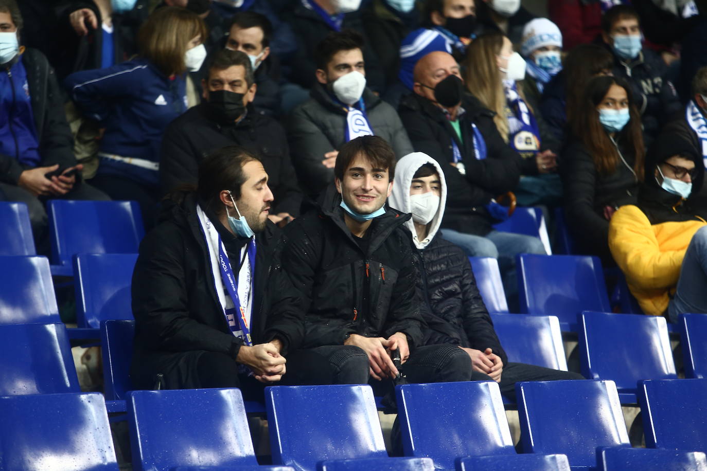 Buscate en la grada del Tartiere en el partido Real Oviedo Alcorcón