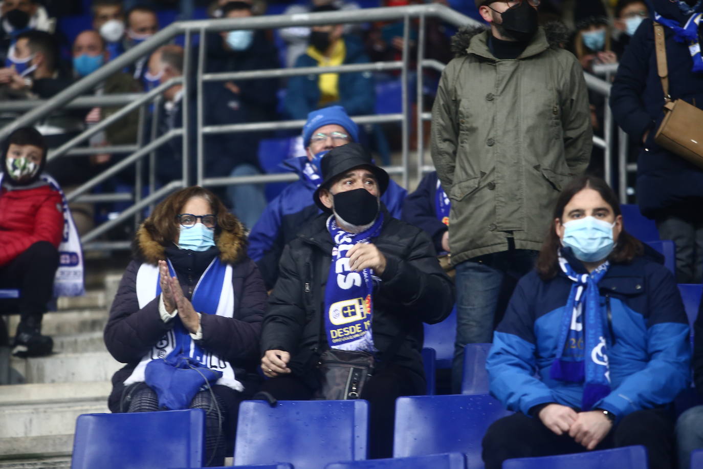 Buscate en la grada del Tartiere en el partido Real Oviedo Alcorcón