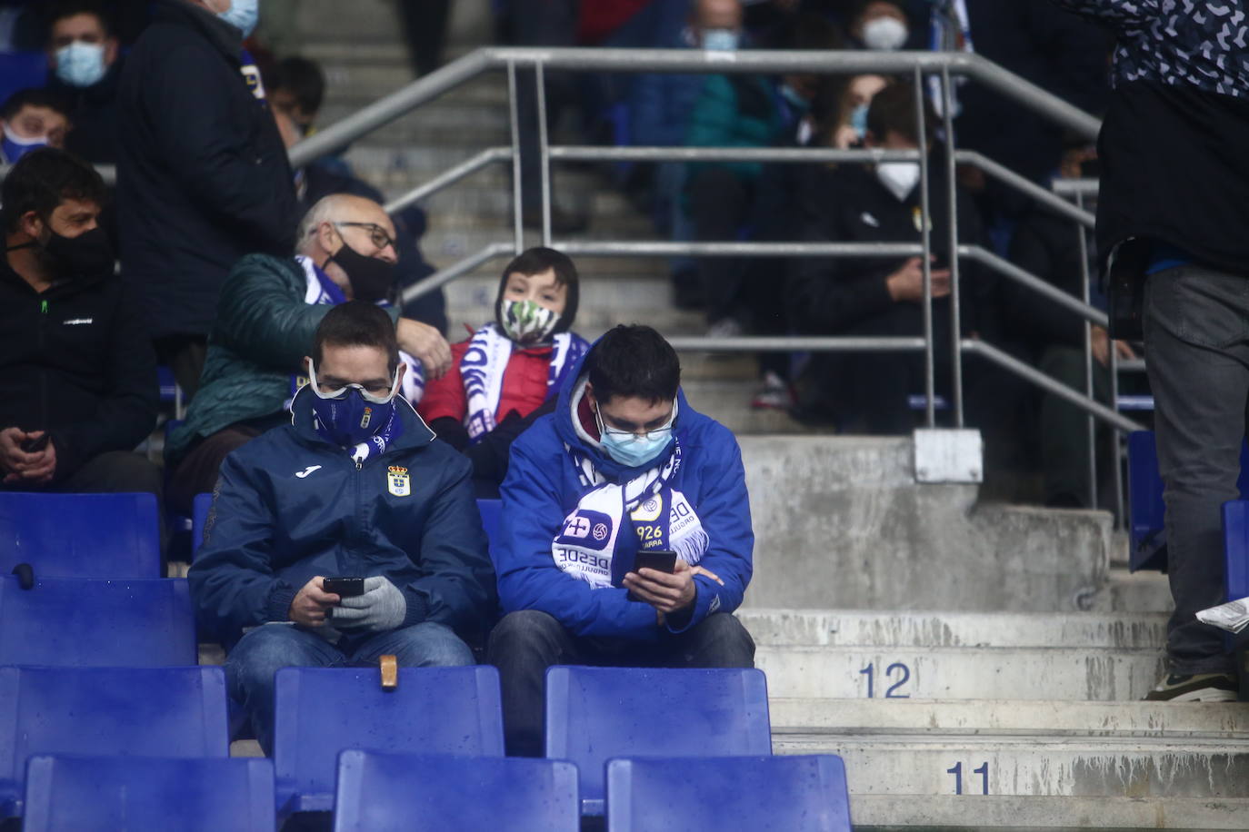 Buscate en la grada del Tartiere en el partido Real Oviedo Alcorcón