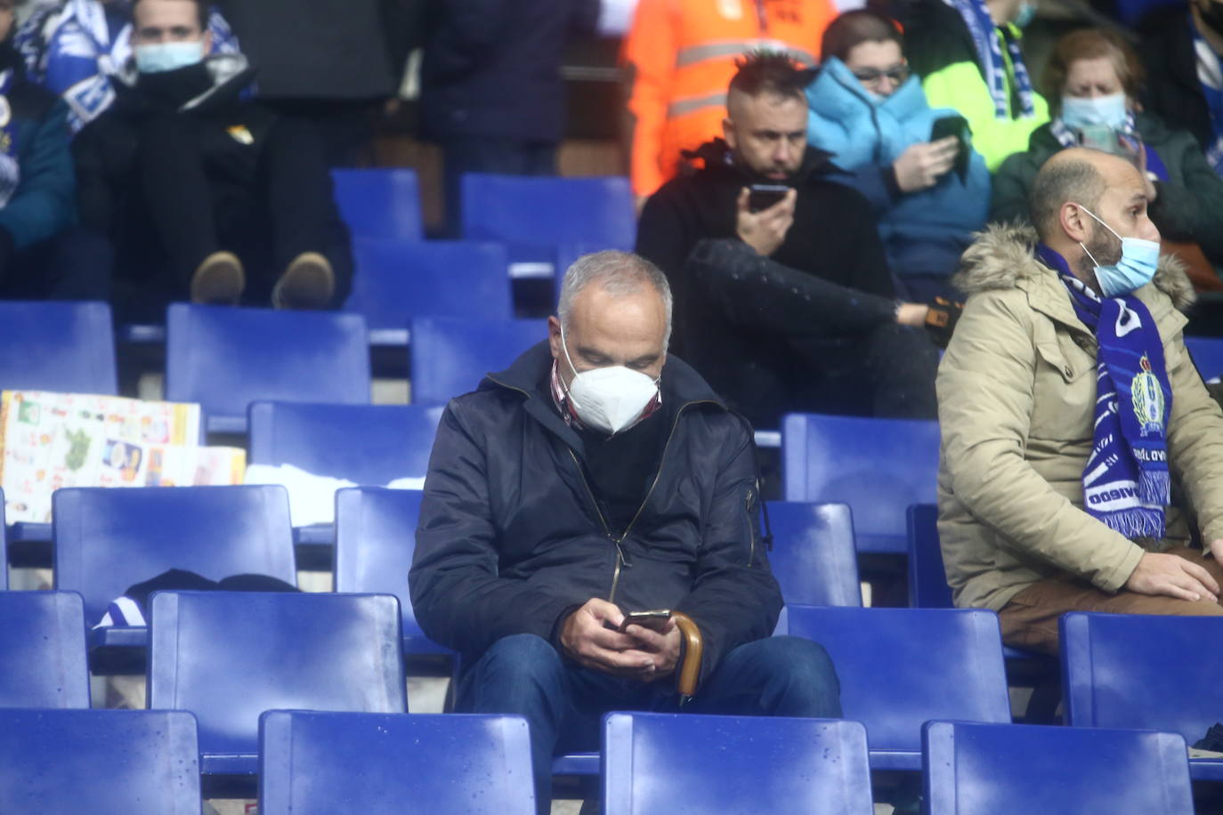 Buscate en la grada del Tartiere en el partido Real Oviedo Alcorcón