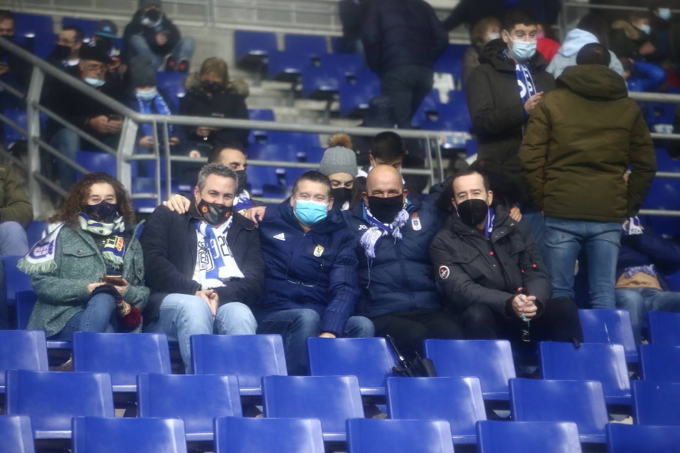 Buscate en la grada del Tartiere en el partido Real Oviedo Alcorcón