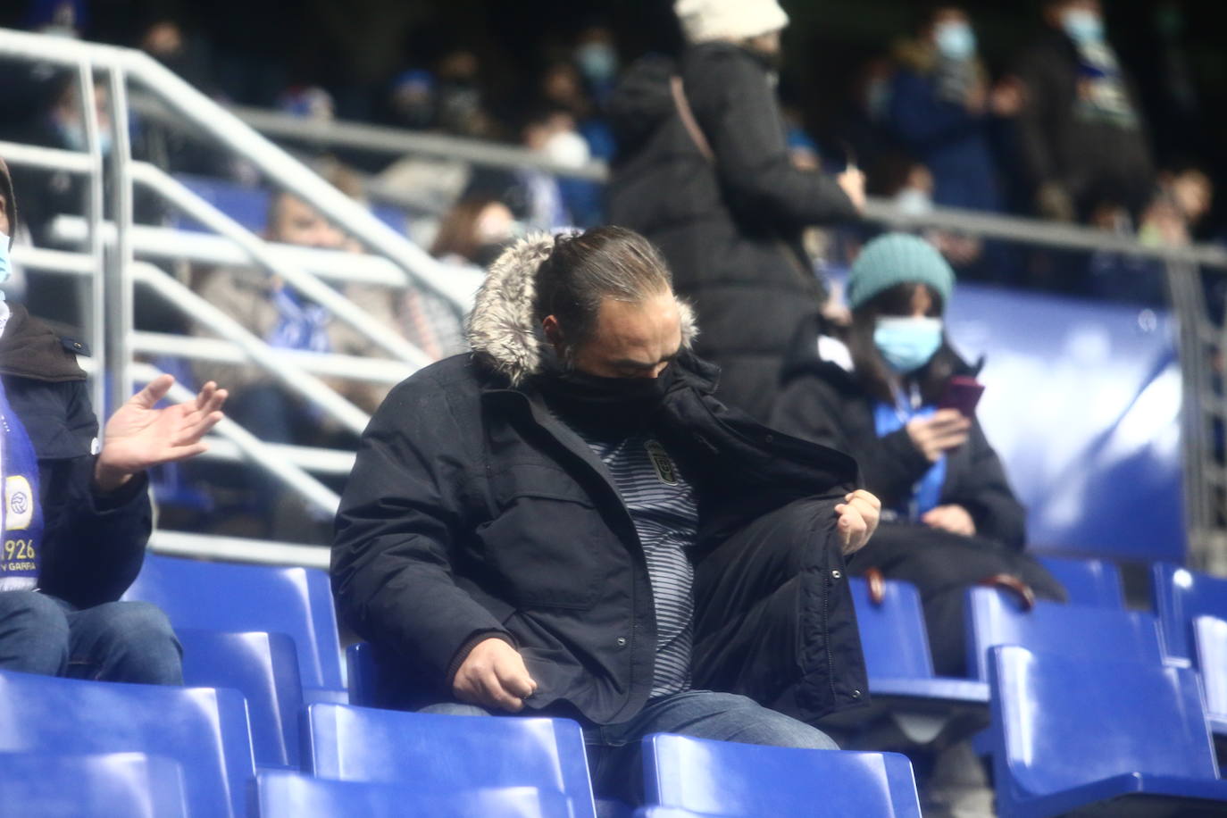 Buscate en la grada del Tartiere en el partido Real Oviedo Alcorcón