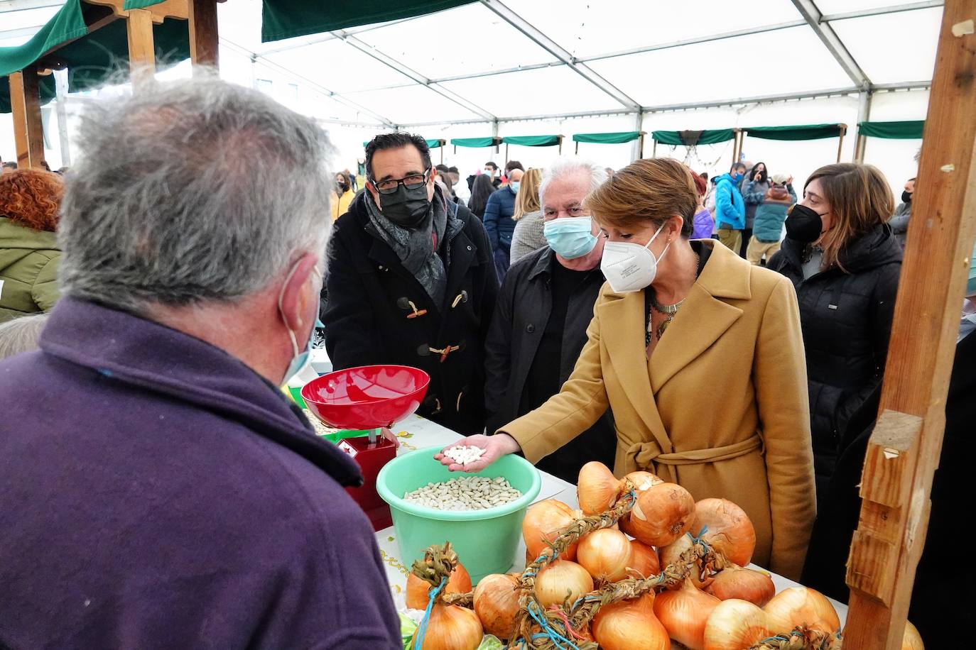 Fotos: Víctor Manuel anima la Feria de les Fabes de Colunga