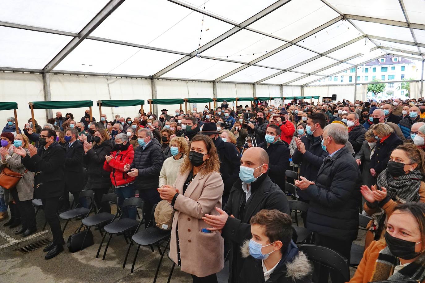 Fotos: Víctor Manuel anima la Feria de les Fabes de Colunga